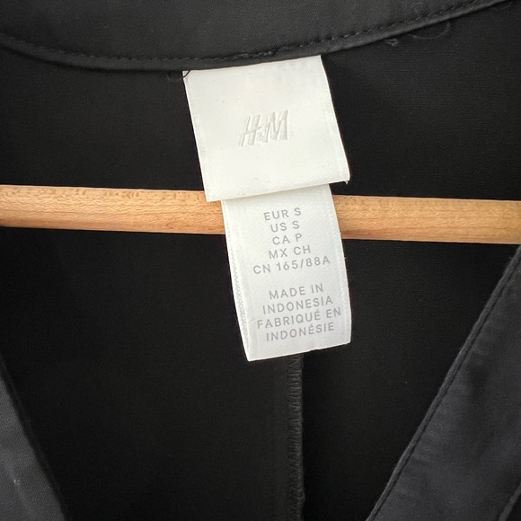 Like New H&M Black Satin Tunic for Fall - Picture 3 of 5